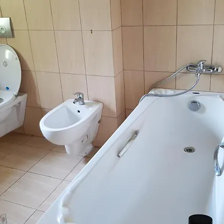 Kwatery, Pokoje *